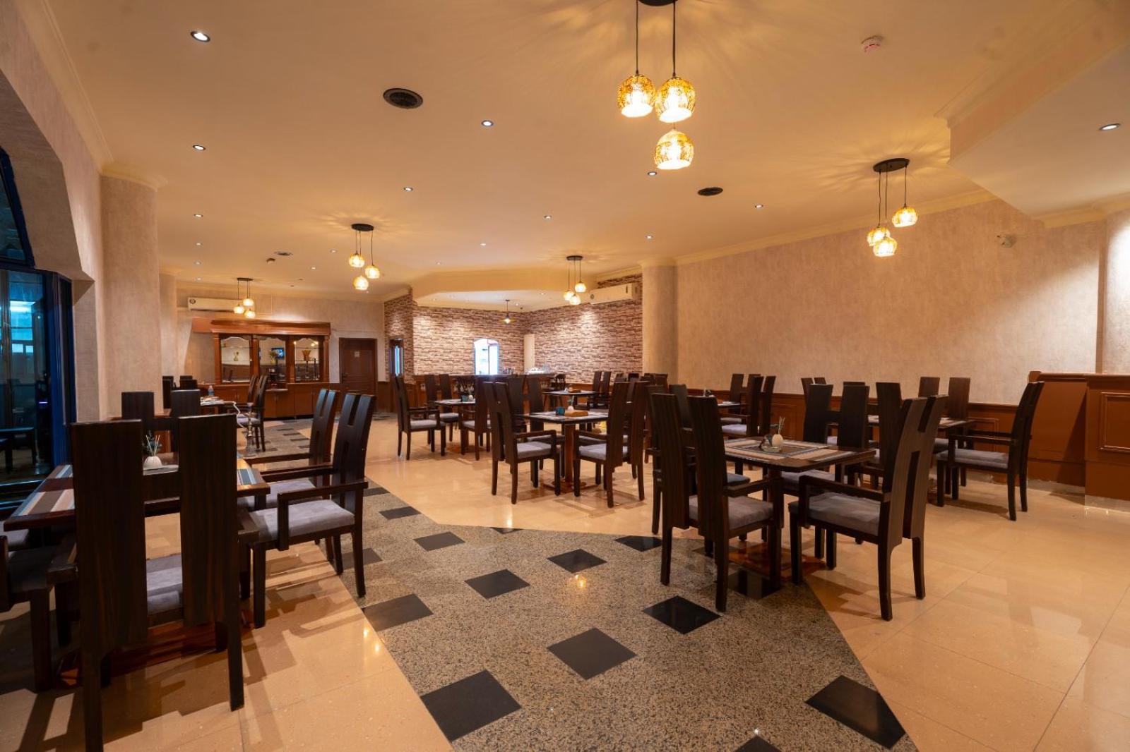 Majestic Hotel Манама Экстерьер фото