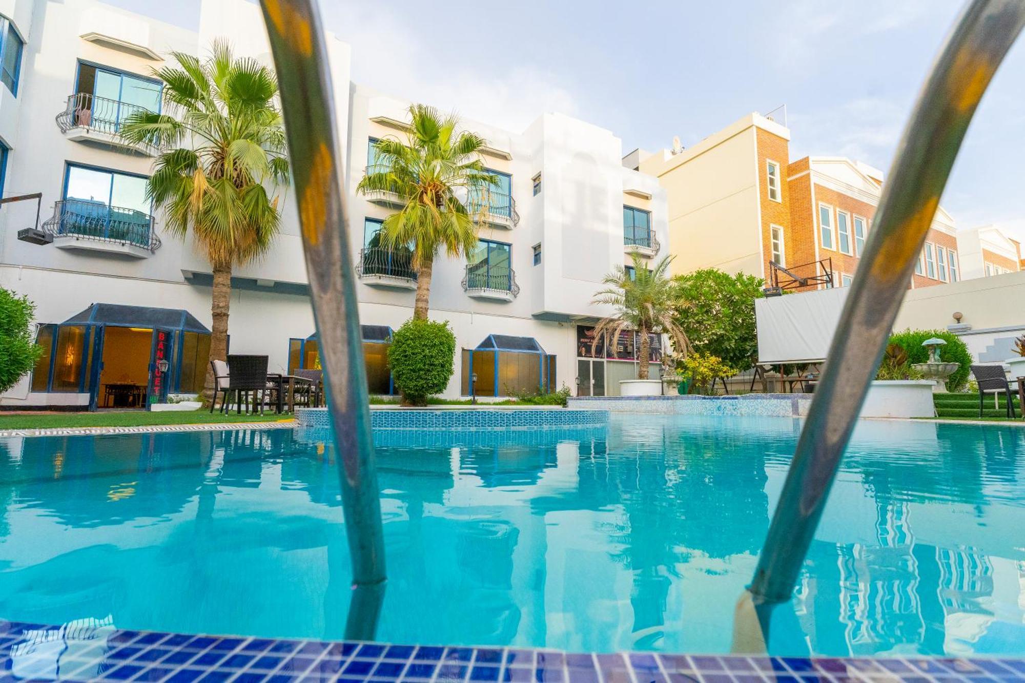 Majestic Hotel Манама Экстерьер фото