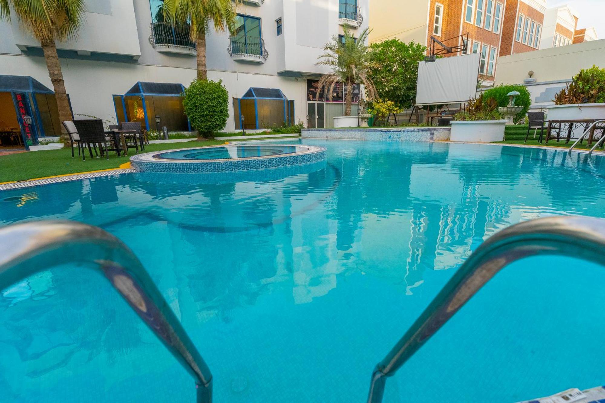 Majestic Hotel Манама Экстерьер фото