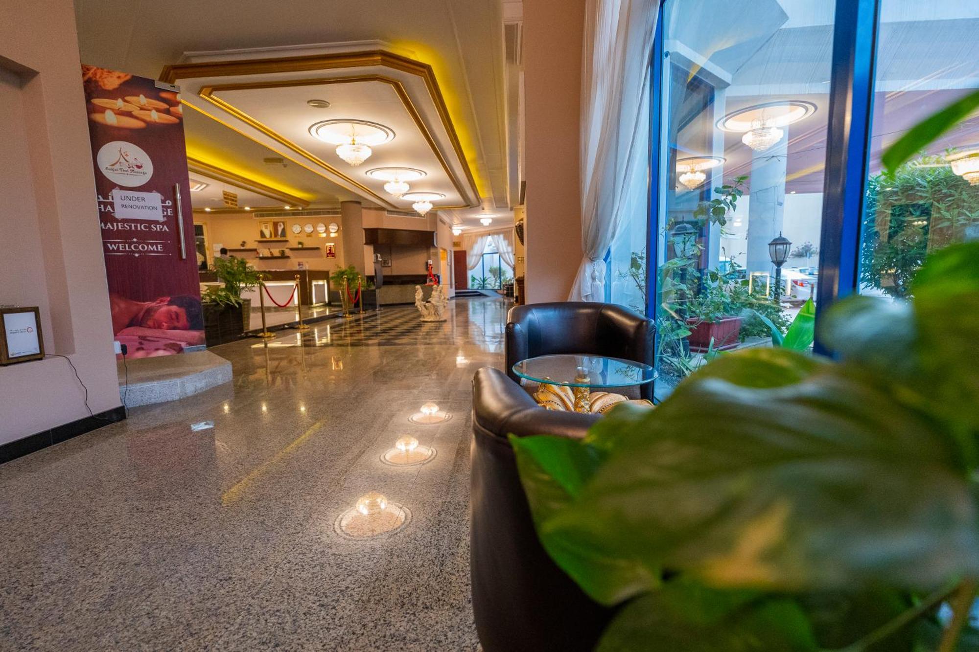 Majestic Hotel Манама Экстерьер фото