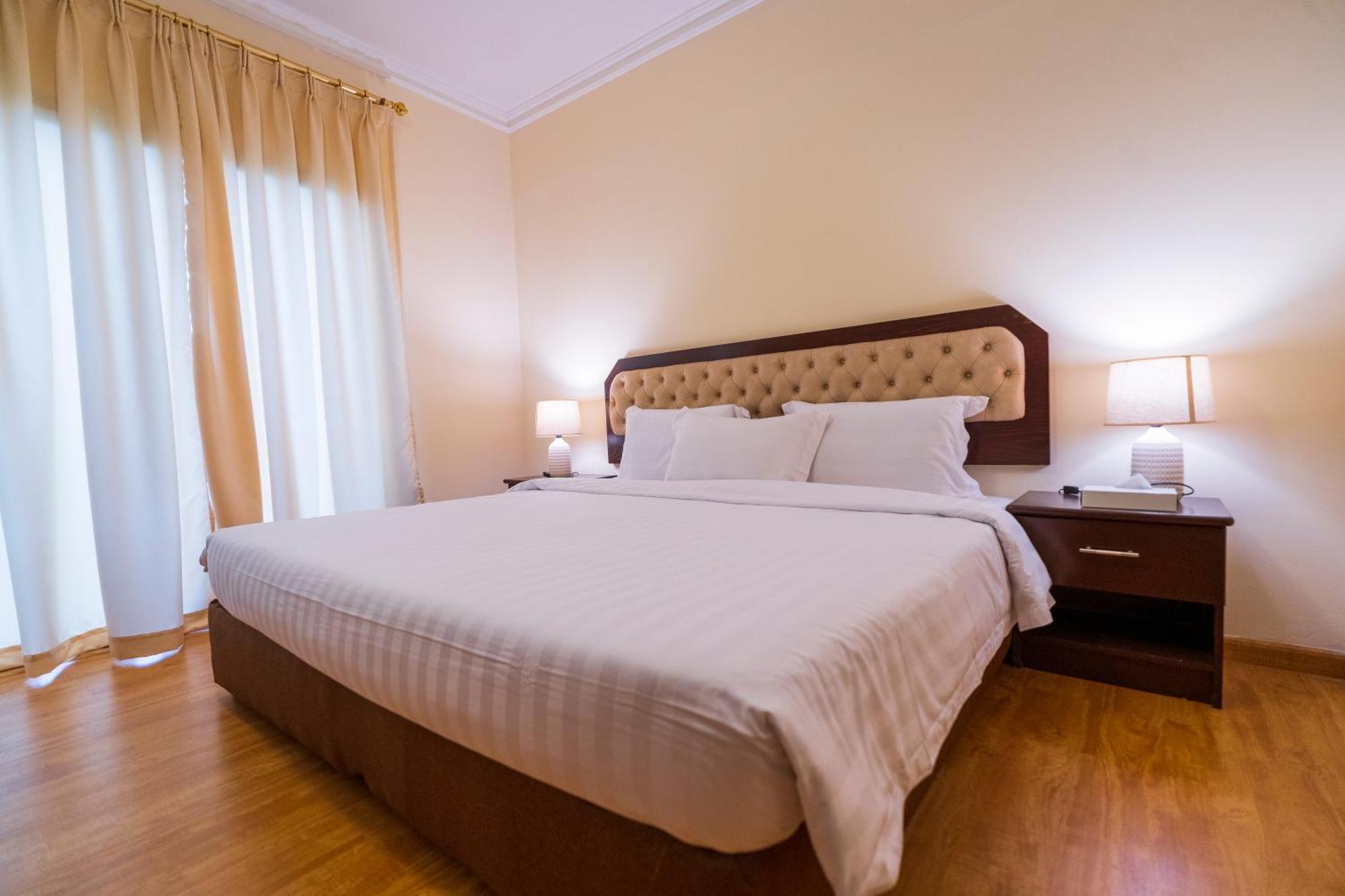 Majestic Hotel Манама Экстерьер фото