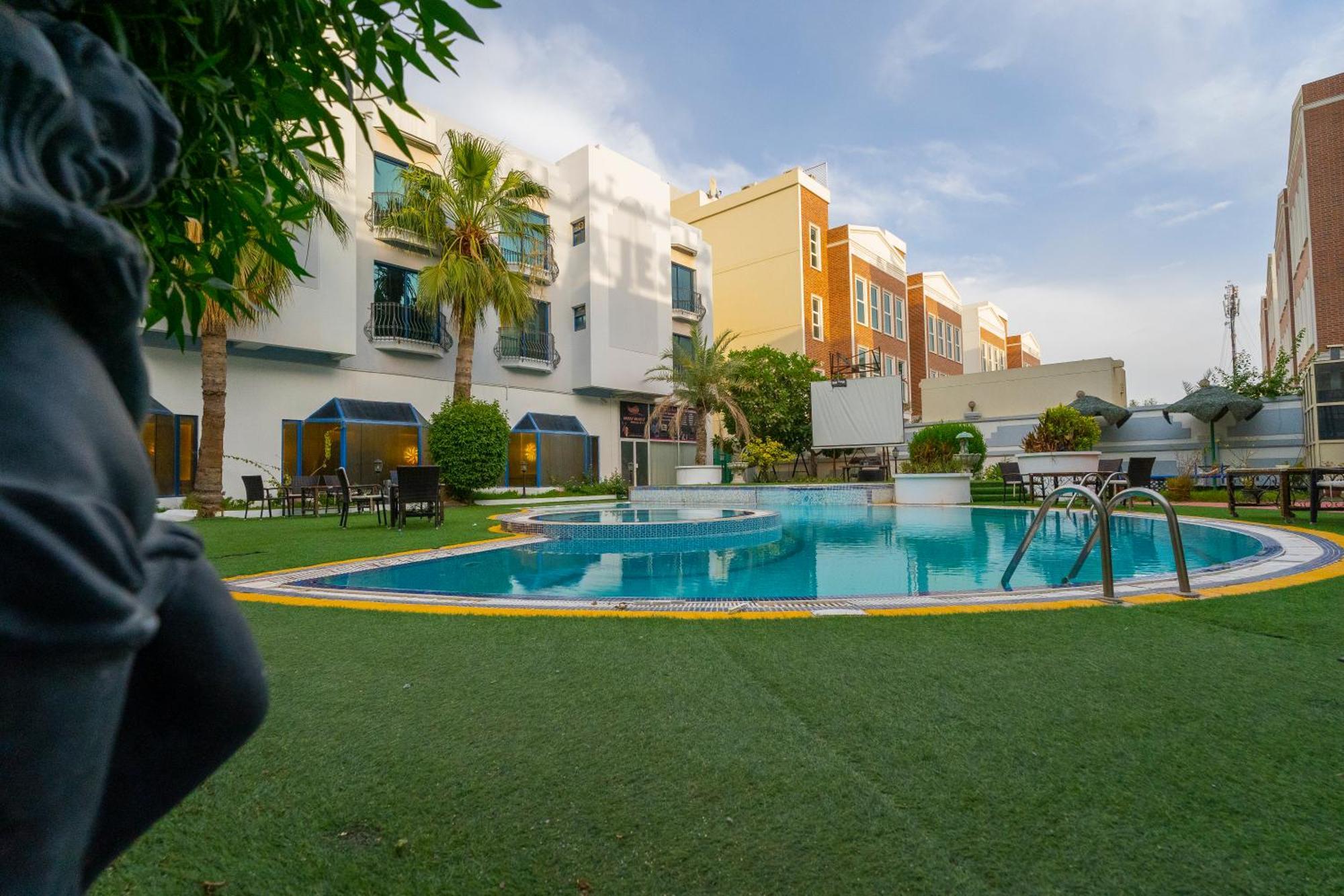 Majestic Hotel Манама Экстерьер фото