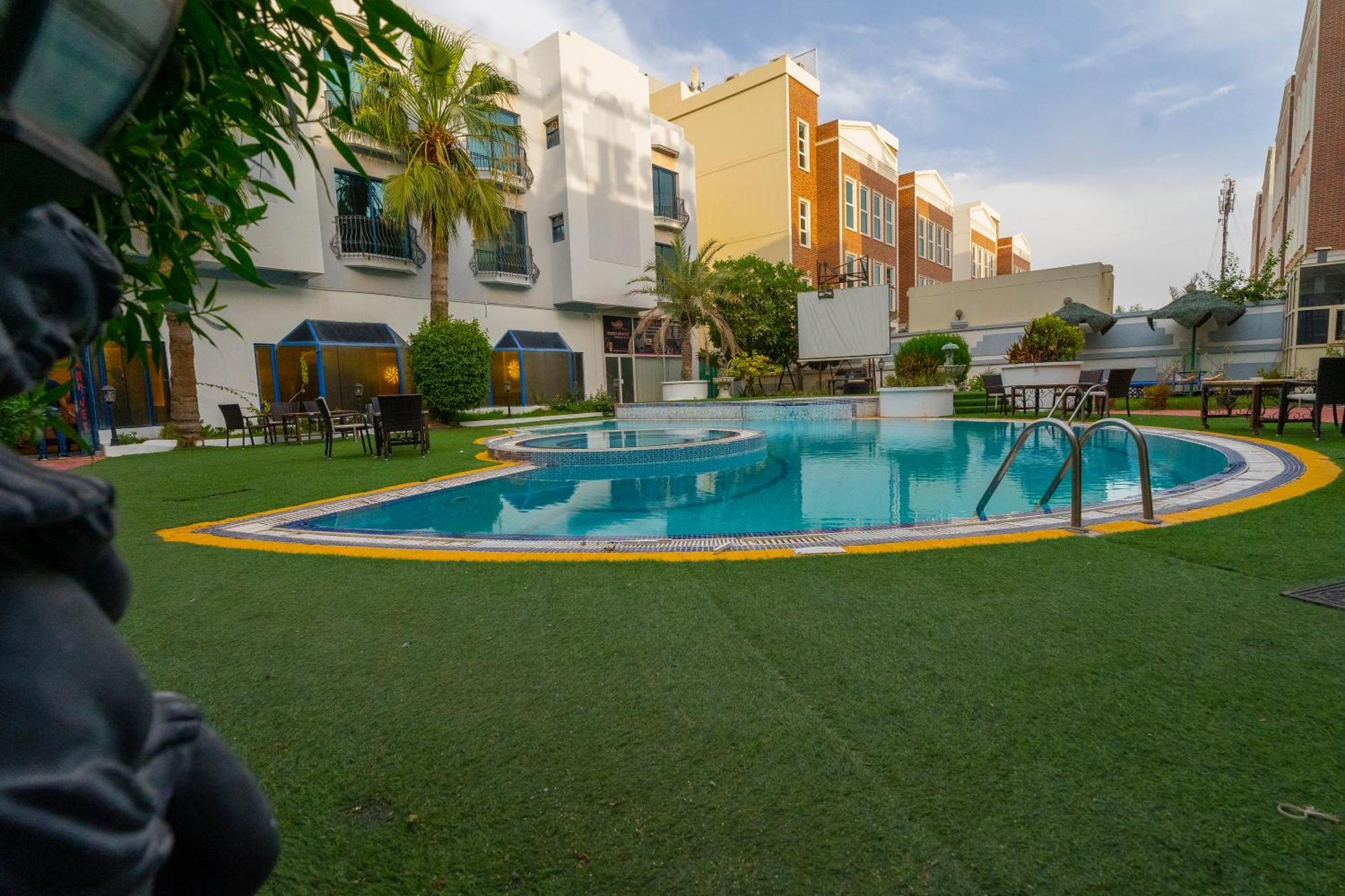 Majestic Hotel Манама Экстерьер фото